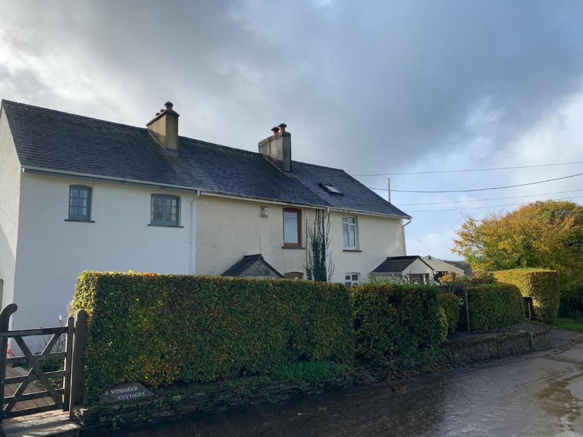 Character Dartmoor Cottage Йелвертън Екстериор снимка