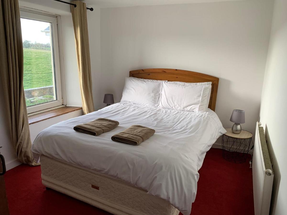Character Dartmoor Cottage Йелвертън Екстериор снимка
